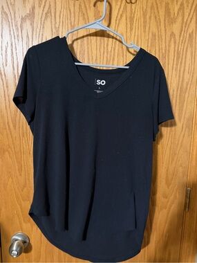 SO Black V-Neck Short Sleeve Tee